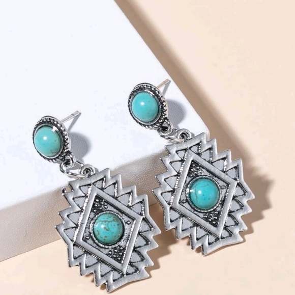 Geometric Turquoise and Silver Color Earrings New - Picture 3 of 3